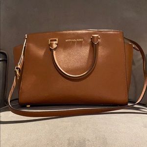 Michael Kors Selma Medium Purse Camel/Light Brown